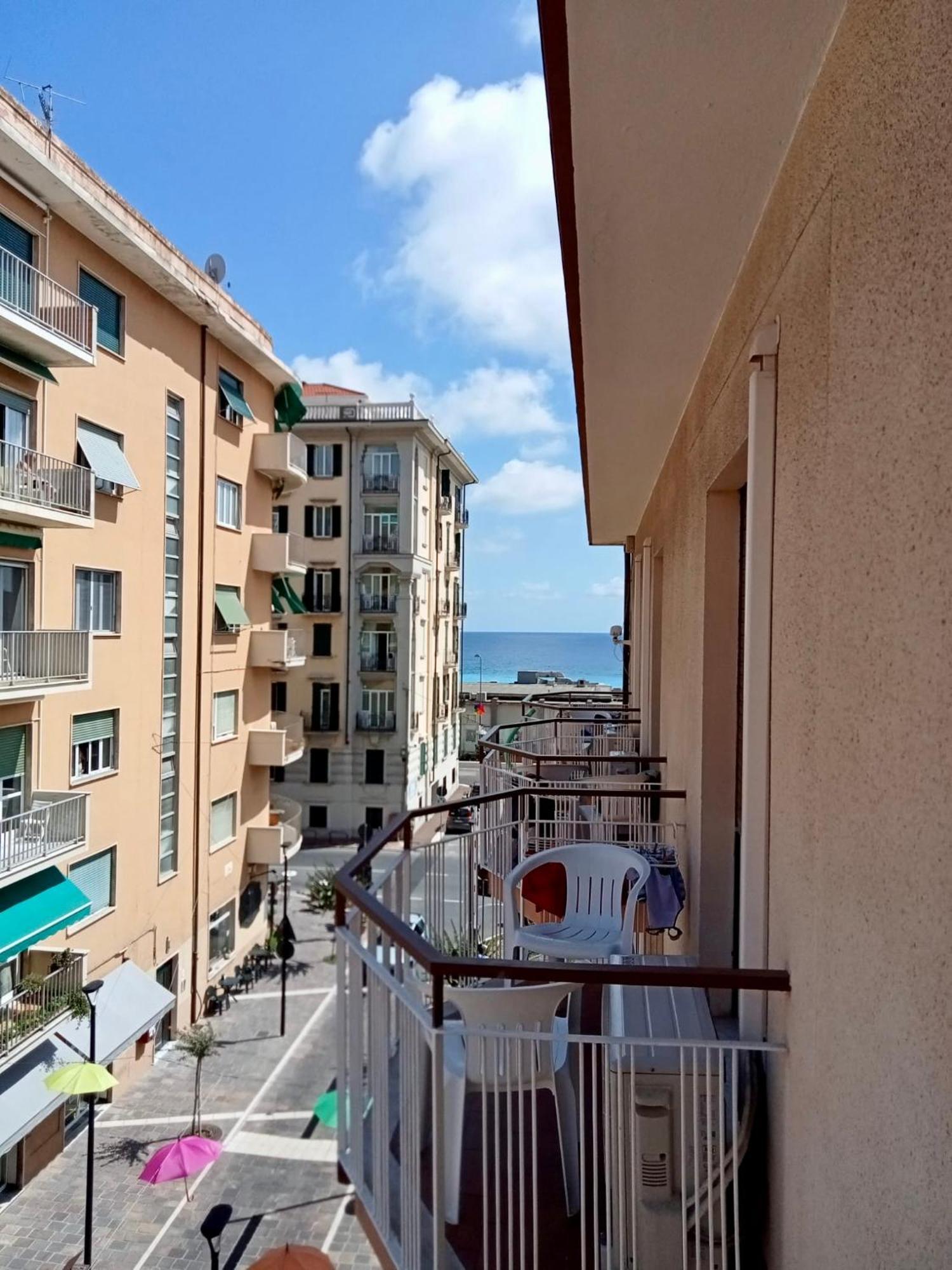 Hotel La Bussola Finale Ligure Exteriör bild