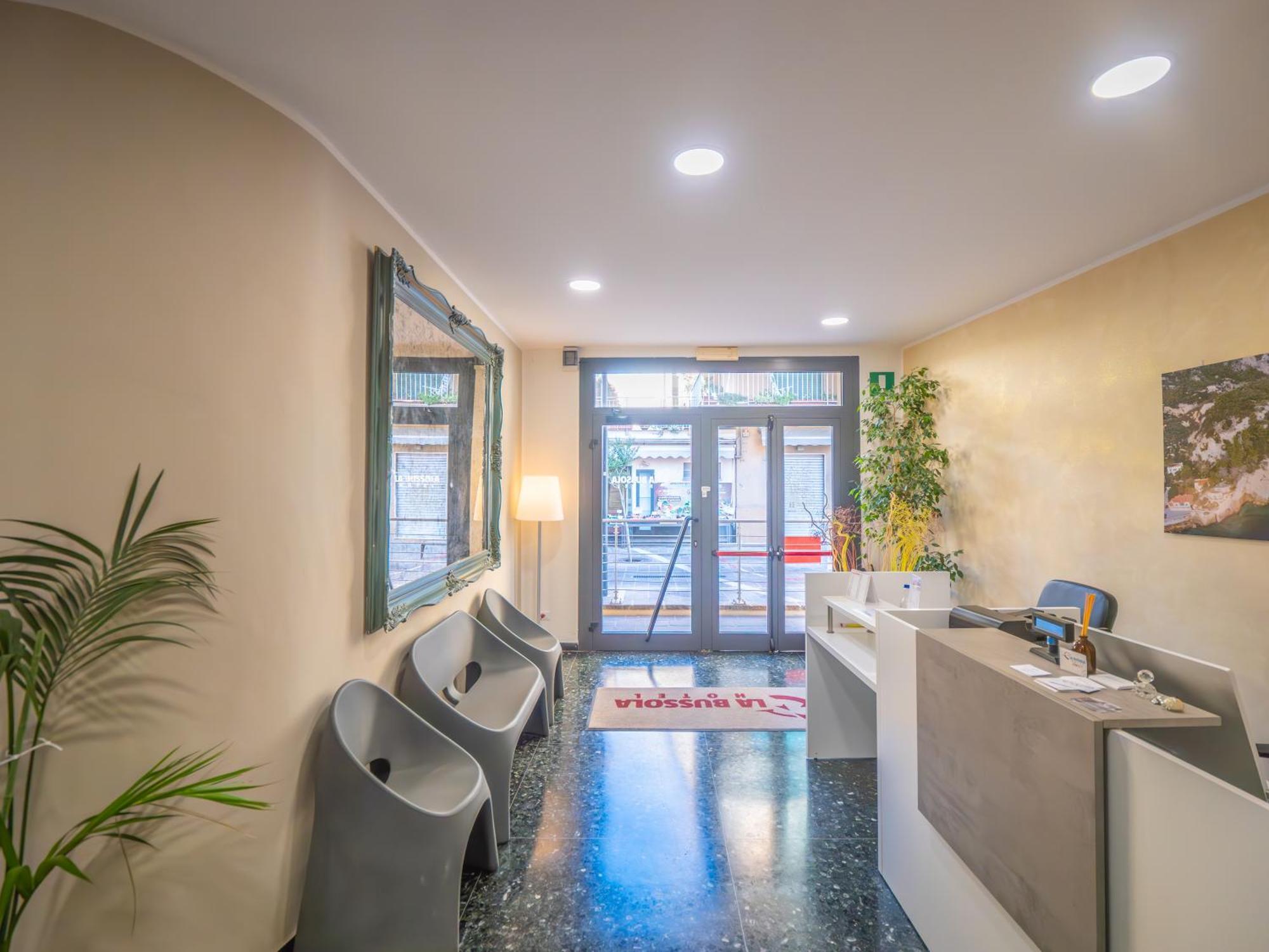 Hotel La Bussola Finale Ligure Exteriör bild