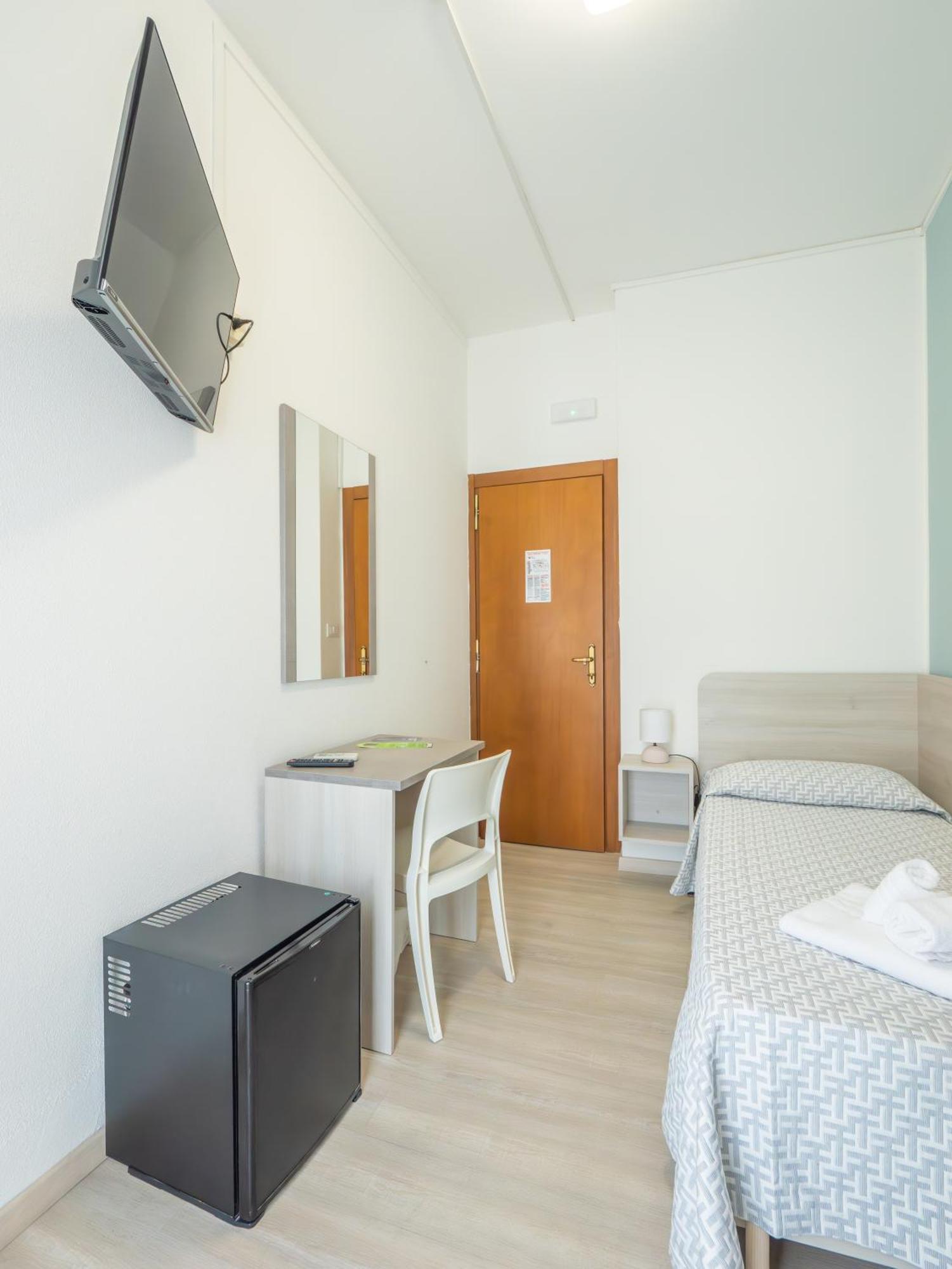 Hotel La Bussola Finale Ligure Exteriör bild