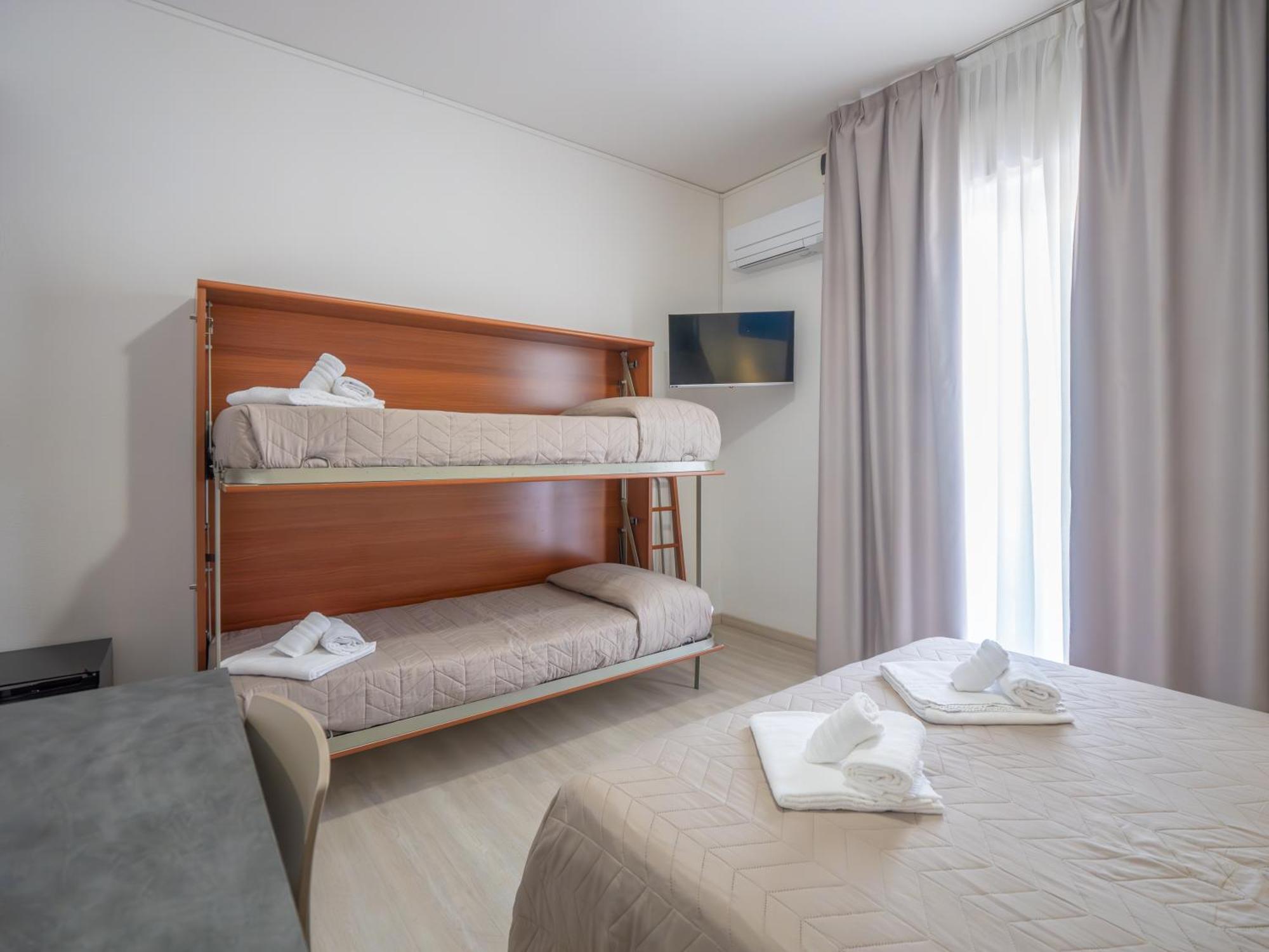 Hotel La Bussola Finale Ligure Exteriör bild