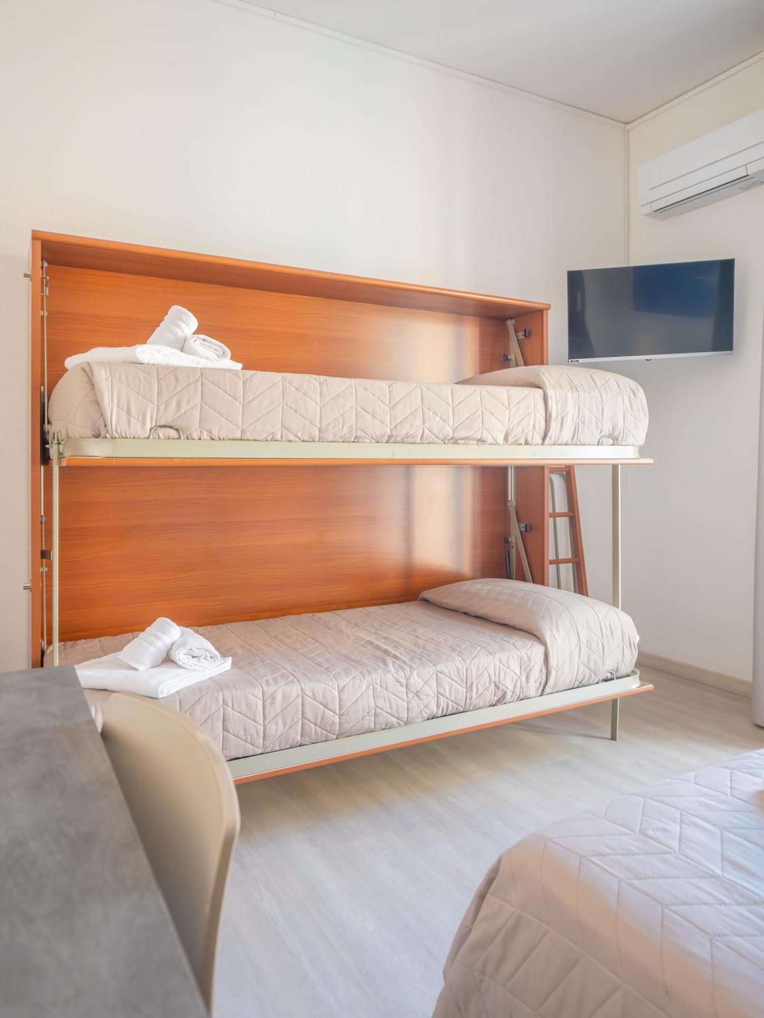 Hotel La Bussola Finale Ligure Exteriör bild