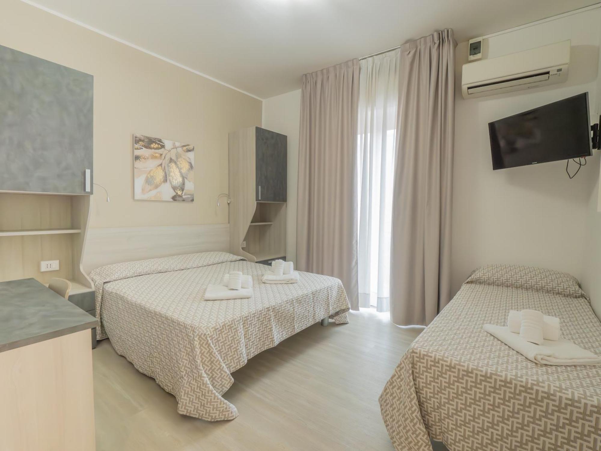 Hotel La Bussola Finale Ligure Exteriör bild