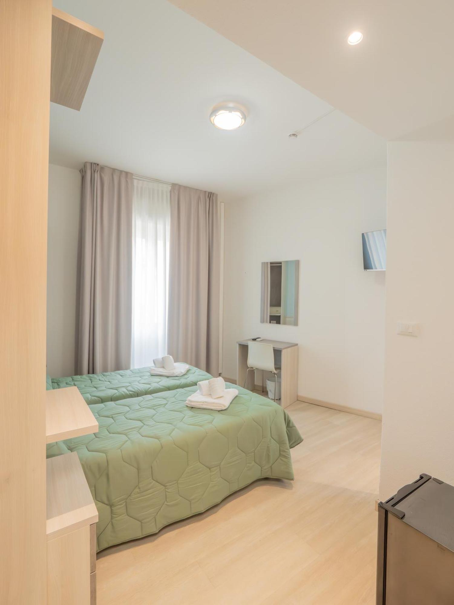 Hotel La Bussola Finale Ligure Exteriör bild